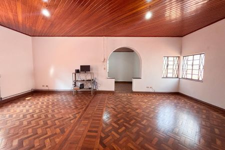 Casa à venda com 220m², 2 quartos e 1 vagaSala