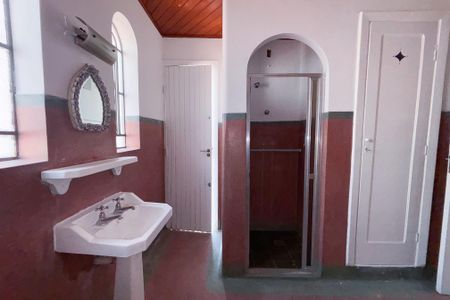 Casa à venda com 220m², 2 quartos e 1 vagaBanheiro