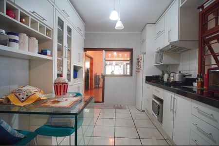 Casa à venda com 300m², 4 quartos e 3 vagasCozinha