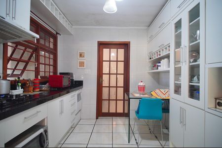 Casa à venda com 300m², 4 quartos e 3 vagasCozinha