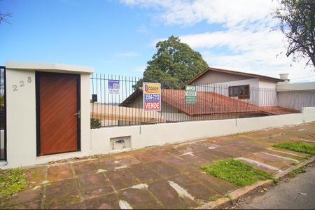 Casa à venda com 300m², 4 quartos e 3 vagasFachada