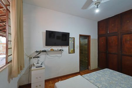 Casa à venda com 125m², 3 quartos e 5 vagasQuarto 2