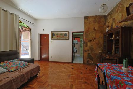 Sala de casa à venda com 3 quartos, 125m² em Cidade Nova, Belo Horizonte