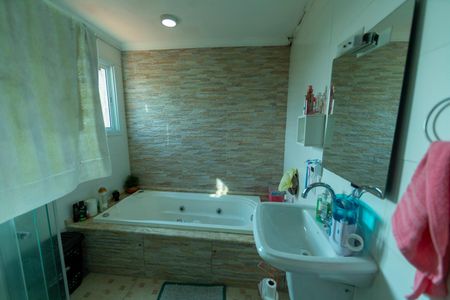 Casa à venda com 500m², 3 quartos e 2 vagasBanheiro da Suíte