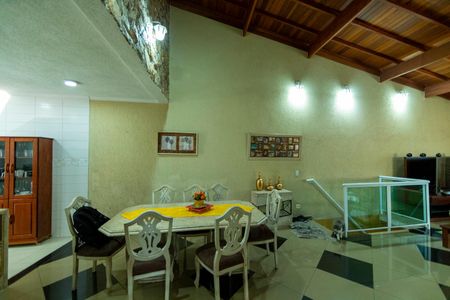 Casa à venda com 500m², 3 quartos e 2 vagasSala