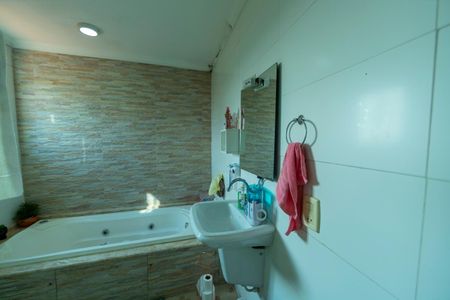 Casa à venda com 500m², 3 quartos e 2 vagasBanheiro da Suíte