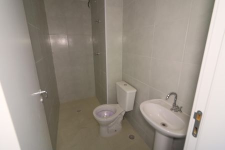 Banheiro de apartamento à venda com 2 quartos, 36m² em Presidente Altino, Osasco
