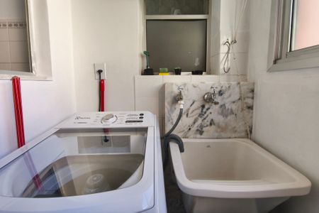 Apartamento à venda com 70m², 3 quartos e 1 vagaÁrea de Serviço