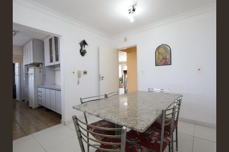 Apartamento para alugar com 143m², 2 quartos e 2 vagasCopa