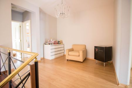 Casa à venda com 460m², 4 quartos e 4 vagas Casa à venda com 460m², 4 quartos e 4 vagasHall