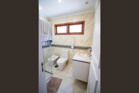 Casa à venda com 460m², 4 quartos e 4 vagas Casa à venda com 460m², 4 quartos e 4 vagasBanheiro da Suíte 4