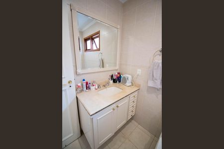 Casa à venda com 460m², 4 quartos e 4 vagas Casa à venda com 460m², 4 quartos e 4 vagasBanheiro da Suíte 2