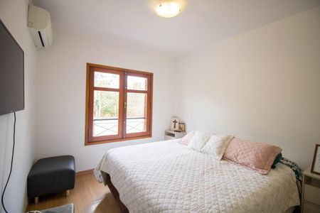 Casa à venda com 460m², 4 quartos e 4 vagas Casa à venda com 460m², 4 quartos e 4 vagasSuíte 1