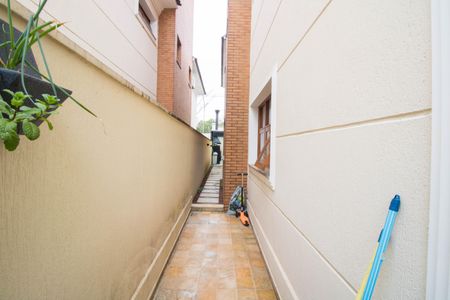 Casa à venda com 460m², 4 quartos e 4 vagas Casa à venda com 460m², 4 quartos e 4 vagasCorredor