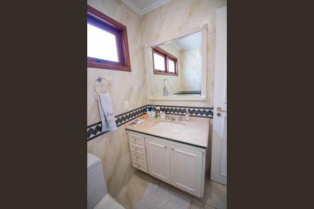 Casa à venda com 460m², 4 quartos e 4 vagas Casa à venda com 460m², 4 quartos e 4 vagasBanheiro da Suíte 3