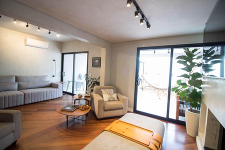 Casa à venda com 460m², 4 quartos e 4 vagas Casa à venda com 460m², 4 quartos e 4 vagasSala 2