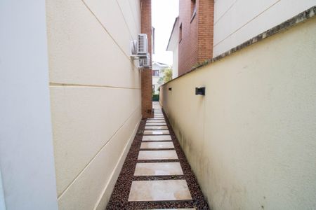 Casa à venda com 460m², 4 quartos e 4 vagas Casa à venda com 460m², 4 quartos e 4 vagasÁrea comum