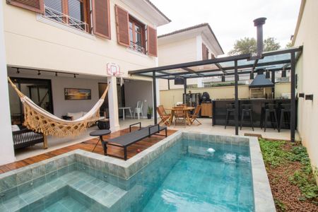 Casa à venda com 460m², 4 quartos e 4 vagas Casa à venda com 460m², 4 quartos e 4 vagasÁrea comum