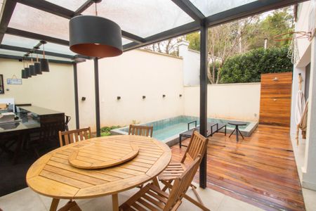 Casa à venda com 460m², 4 quartos e 4 vagas Casa à venda com 460m², 4 quartos e 4 vagasÁrea comum