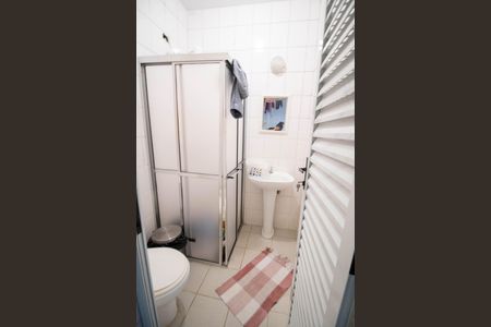 Casa à venda com 460m², 4 quartos e 4 vagas Casa à venda com 460m², 4 quartos e 4 vagasBanheiro de Serviço 2