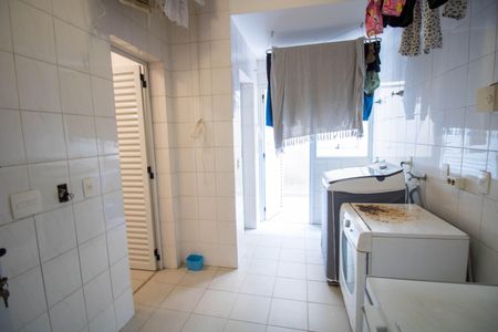 Casa à venda com 460m², 4 quartos e 4 vagas Casa à venda com 460m², 4 quartos e 4 vagasÁrea de Serviço