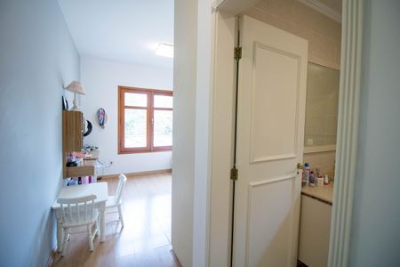 Casa à venda com 460m², 4 quartos e 4 vagas Casa à venda com 460m², 4 quartos e 4 vagasSuíte 2