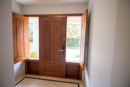 Casa à venda com 460m², 4 quartos e 4 vagas Casa à venda com 460m², 4 quartos e 4 vagasSala