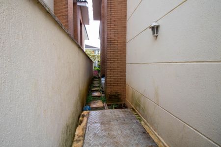 Casa à venda com 460m², 4 quartos e 4 vagas Casa à venda com 460m², 4 quartos e 4 vagasÁrea comum