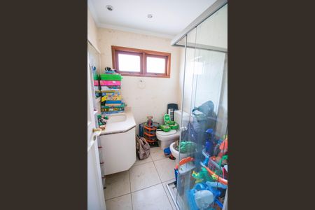 Casa à venda com 460m², 4 quartos e 4 vagas Casa à venda com 460m², 4 quartos e 4 vagasBanheiro de Serviço