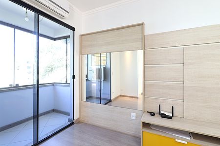 Sala de apartamento à venda com 2 quartos, 65m² em Rubem Berta, Porto Alegre