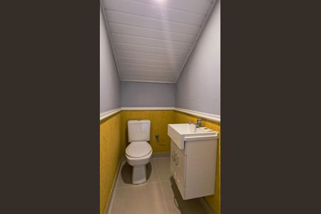 Casa de condomínio à venda com 480m², 5 quartos e 4 vagas Casa de condomínio à venda com 480m², 5 quartos e 4 vagasLavabo do Sótão