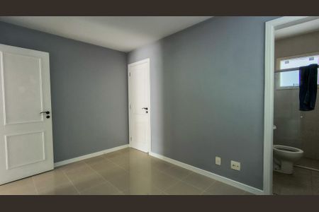 Casa de condomínio à venda com 480m², 5 quartos e 4 vagas Casa de condomínio à venda com 480m², 5 quartos e 4 vagasSuíte 1