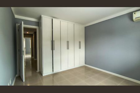 Casa de condomínio à venda com 480m², 5 quartos e 4 vagas Casa de condomínio à venda com 480m², 5 quartos e 4 vagasQuarto 1