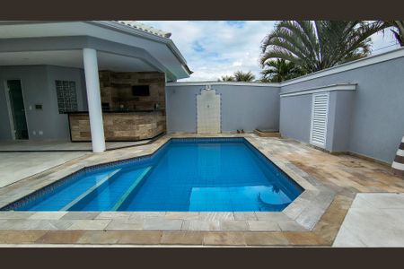 Casa de condomínio à venda com 480m², 5 quartos e 4 vagas Casa de condomínio à venda com 480m², 5 quartos e 4 vagasÁrea Externa