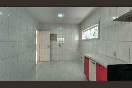 Casa de condomínio à venda com 480m², 5 quartos e 4 vagas Casa de condomínio à venda com 480m², 5 quartos e 4 vagasCozinha