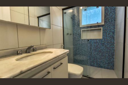 Casa de condomínio à venda com 480m², 5 quartos e 4 vagas Casa de condomínio à venda com 480m², 5 quartos e 4 vagasBanheiro Social