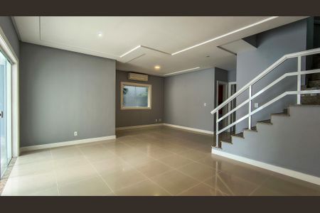 Casa de condomínio à venda com 480m², 5 quartos e 4 vagas Casa de condomínio à venda com 480m², 5 quartos e 4 vagasSala