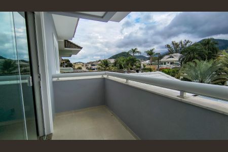 Casa de condomínio à venda com 480m², 5 quartos e 4 vagas Casa de condomínio à venda com 480m², 5 quartos e 4 vagasVaranda da Suíte 2