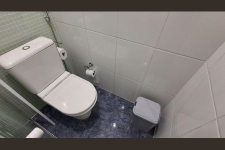 Apartamento à venda com 138m², 3 quartos e 2 vagas Apartamento à venda com 138m², 3 quartos e 2 vagasBanheiro Suíte 2