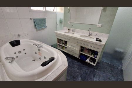 Apartamento à venda com 138m², 3 quartos e 2 vagas Apartamento à venda com 138m², 3 quartos e 2 vagasBanheiro Suíte 2