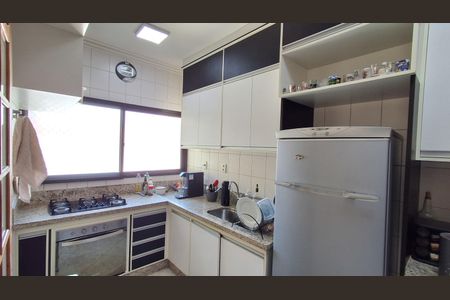 Apartamento à venda com 138m², 3 quartos e 2 vagas Apartamento à venda com 138m², 3 quartos e 2 vagasCozinha