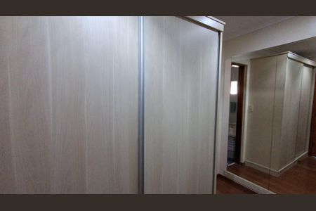 Apartamento à venda com 138m², 3 quartos e 2 vagas Apartamento à venda com 138m², 3 quartos e 2 vagasCloset Suíte 2