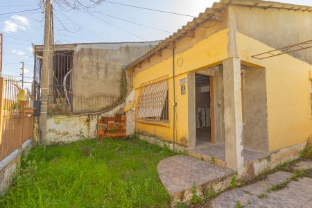 Quintal de casa à venda com 2 quartos, 260m² em Rio Branco, Canoas
