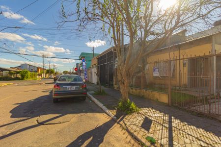 Vista da Rua de casa à venda com 2 quartos, 260m² em Rio Branco, Canoas