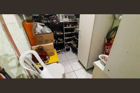 Casa à venda com 180m², 3 quartos e 2 vagas Casa à venda com 180m², 3 quartos e 2 vagasDespensa