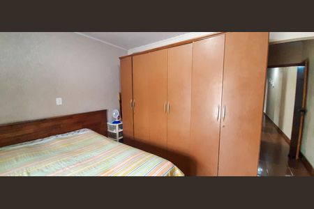 Casa à venda com 180m², 3 quartos e 2 vagas Casa à venda com 180m², 3 quartos e 2 vagasSuíte