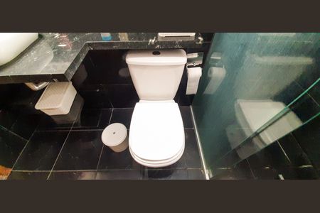 Casa à venda com 180m², 3 quartos e 2 vagas Casa à venda com 180m², 3 quartos e 2 vagasBanheiro Social