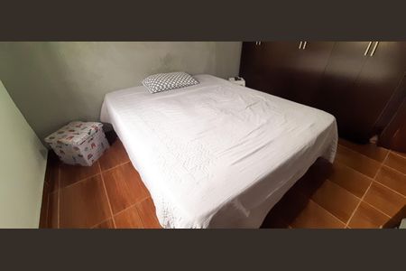 Casa à venda com 180m², 3 quartos e 2 vagas Casa à venda com 180m², 3 quartos e 2 vagasQuarto 1