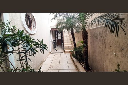 Casa à venda com 180m², 3 quartos e 2 vagas Casa à venda com 180m², 3 quartos e 2 vagasÁrea comum