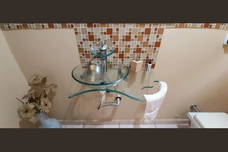 Casa à venda com 180m², 3 quartos e 2 vagas Casa à venda com 180m², 3 quartos e 2 vagasLavabo